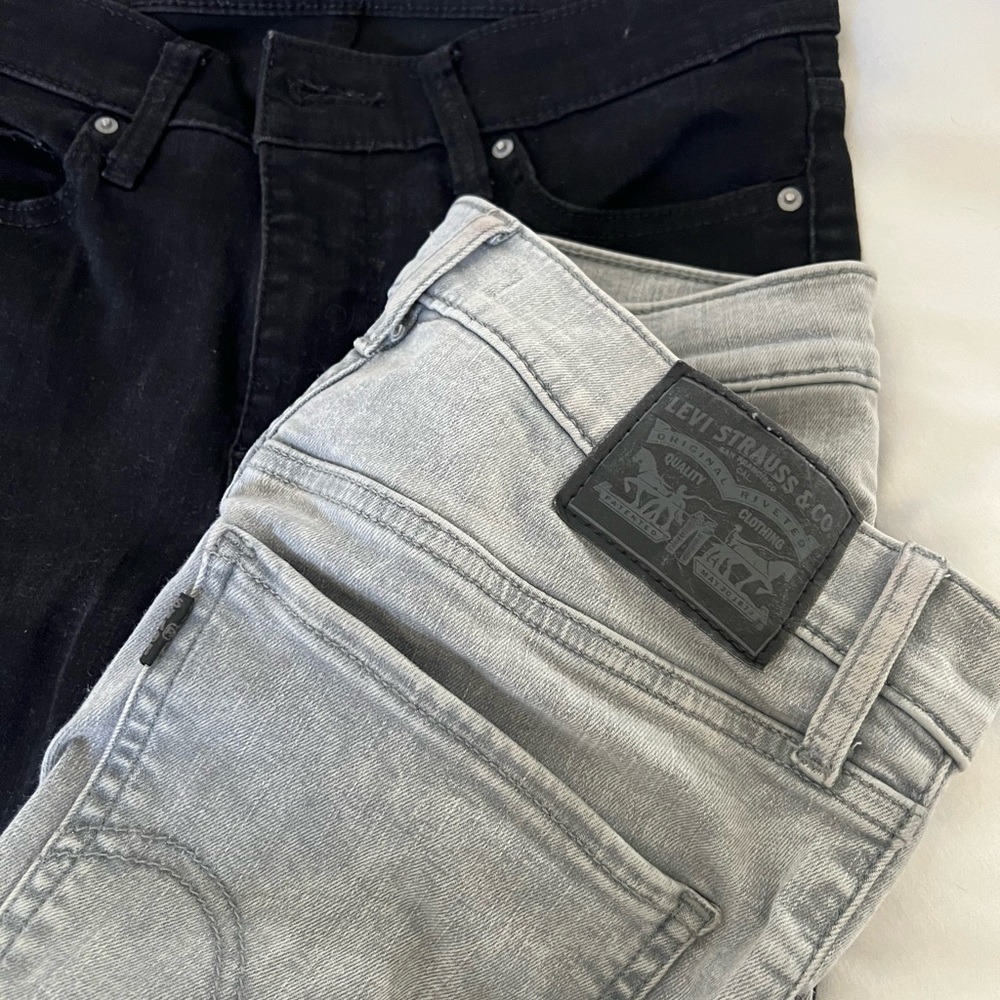 Two Pairs of Levi Super Skinny Jeans size 29